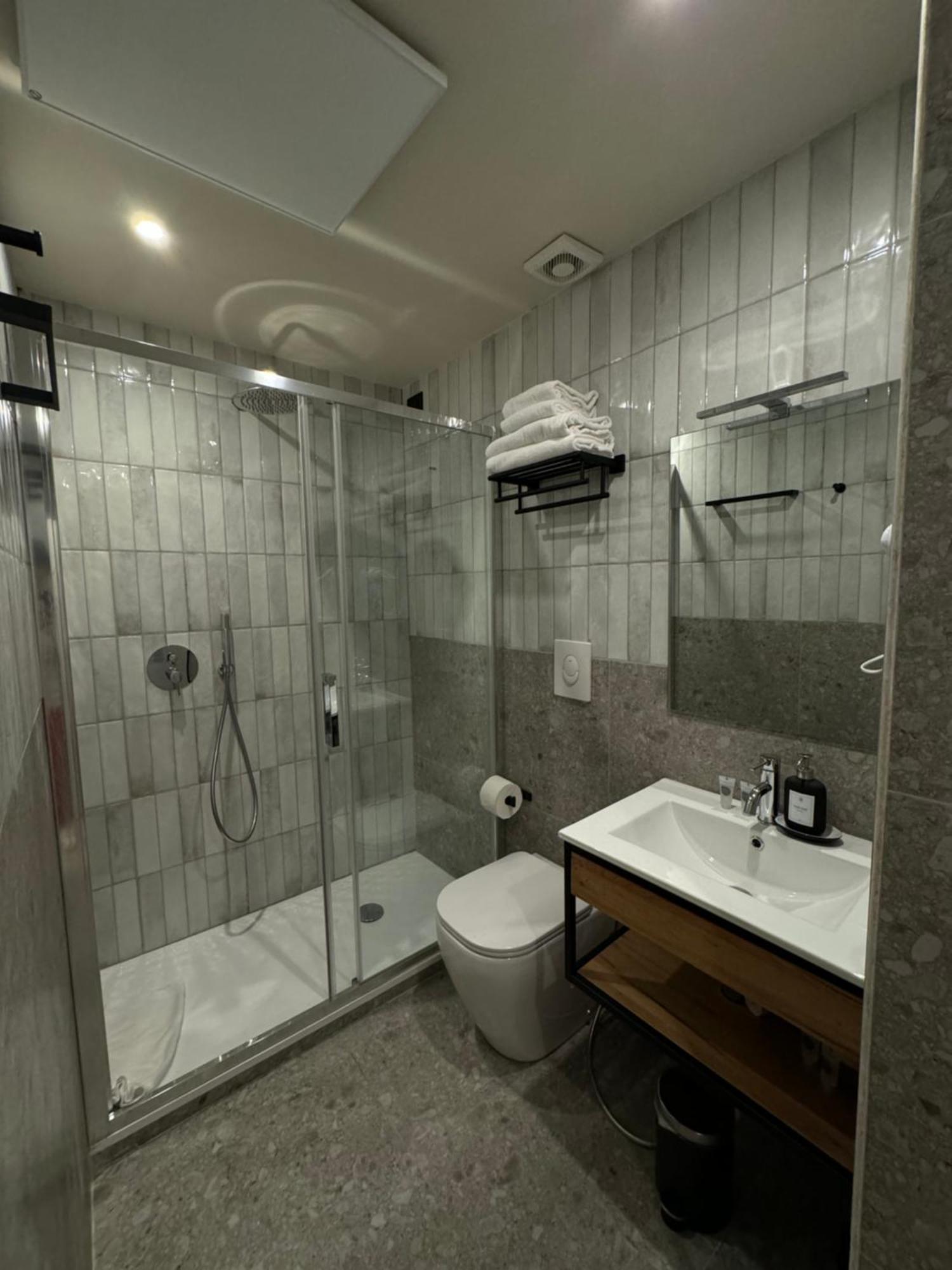 Honeycomb Guesthouse Rome Bagian luar foto