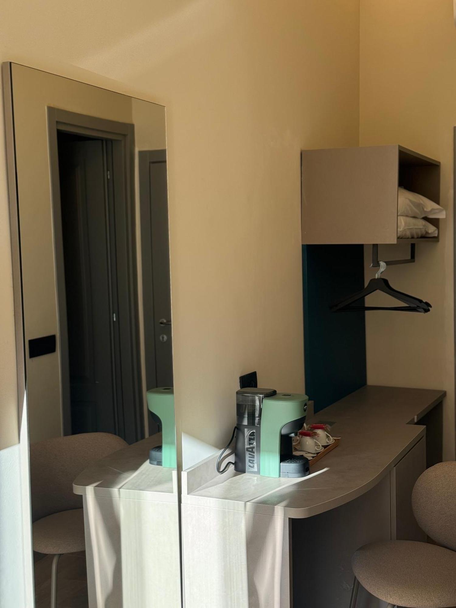 Honeycomb Guesthouse Rome Bagian luar foto