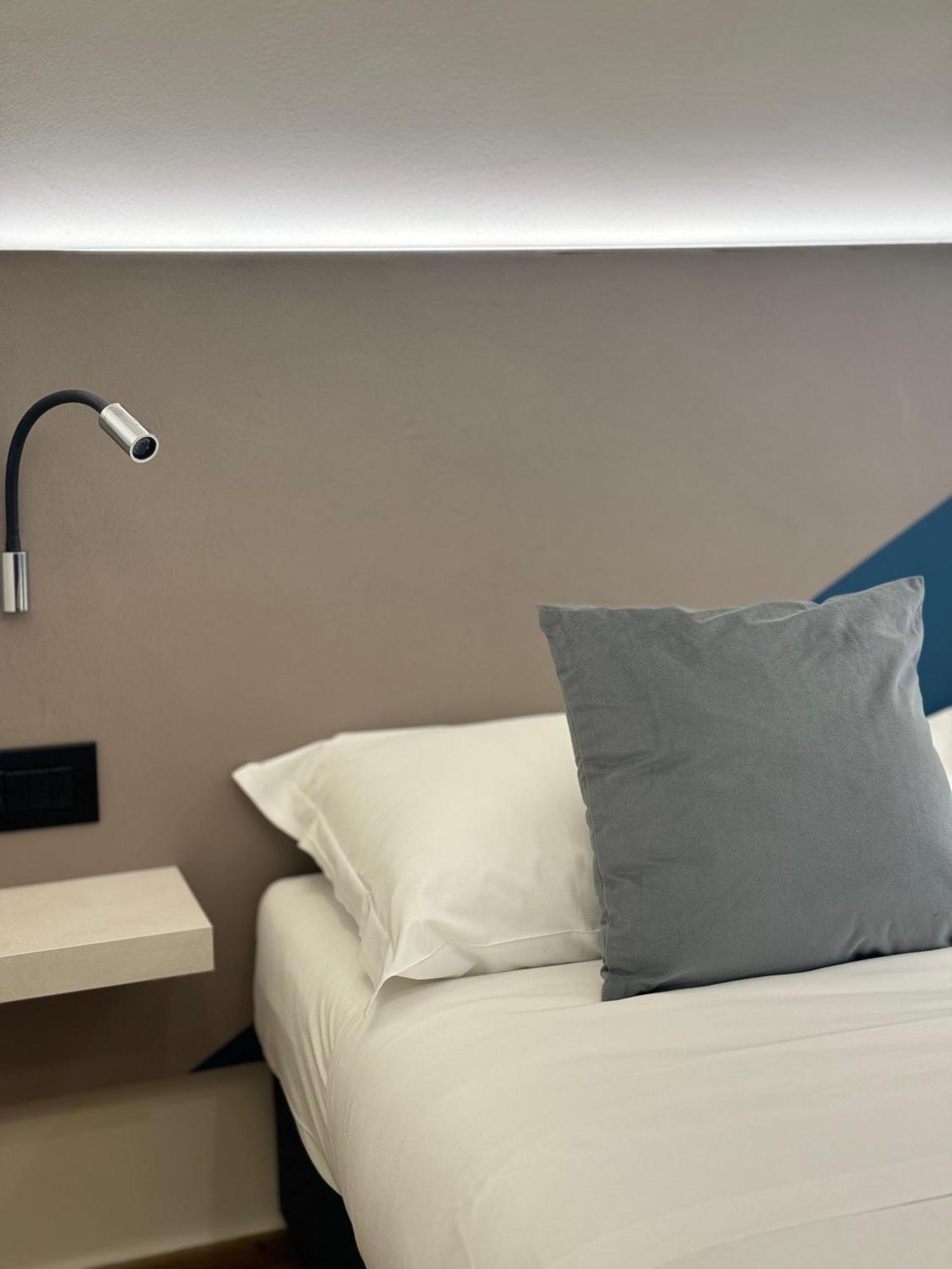 Honeycomb Guesthouse Rome Bagian luar foto