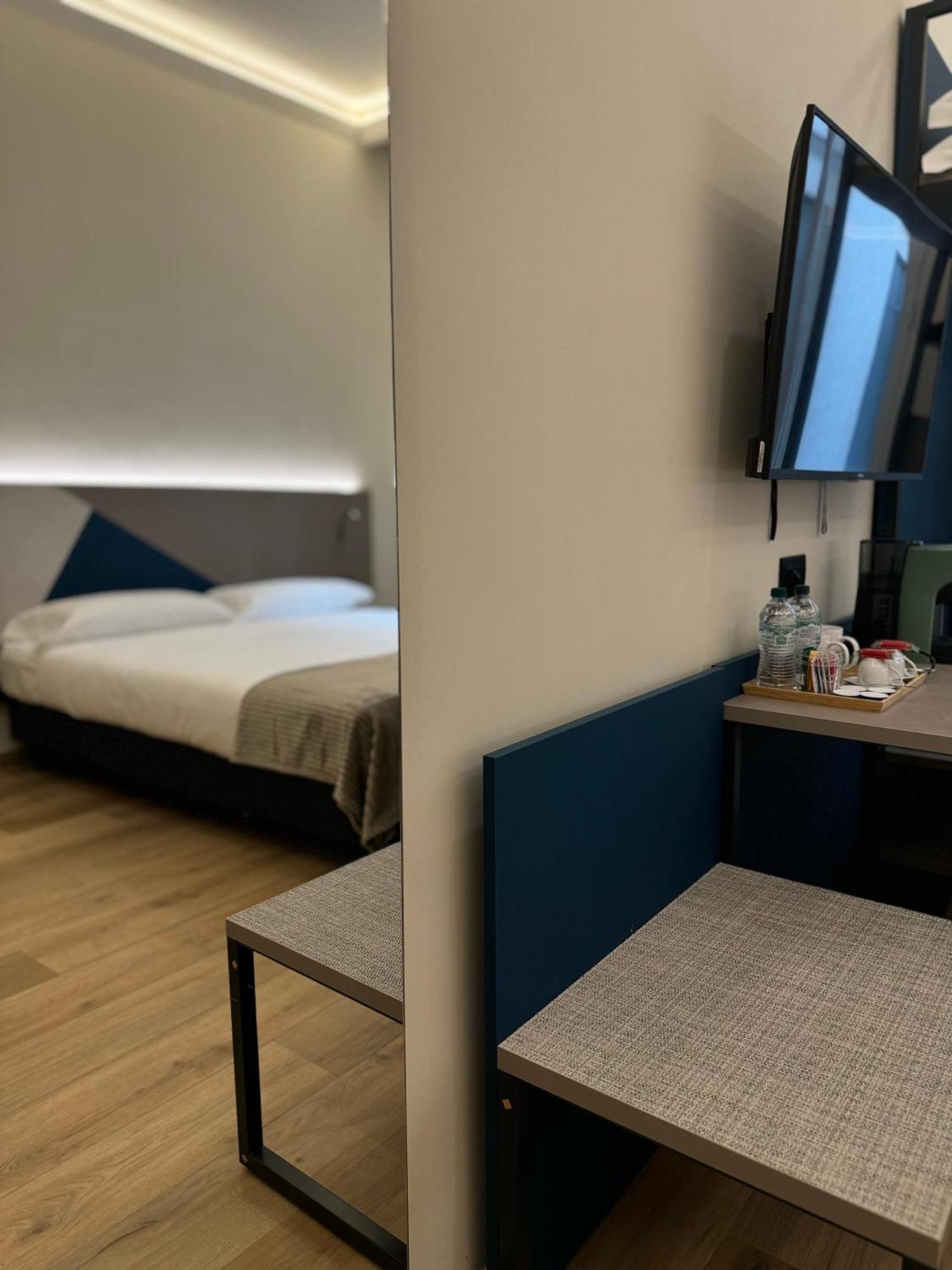 Honeycomb Guesthouse Rome Bagian luar foto