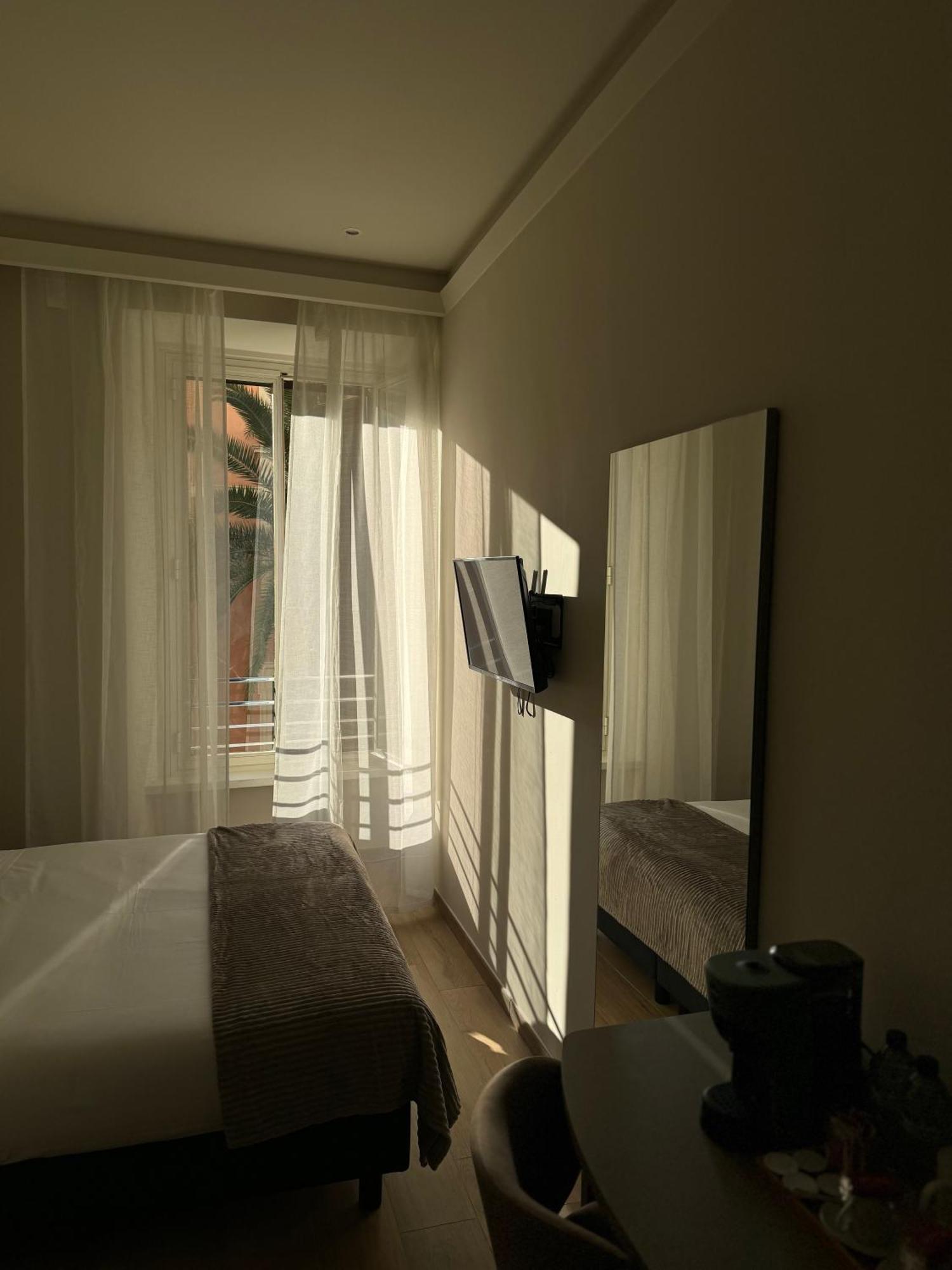 Honeycomb Guesthouse Rome Bagian luar foto