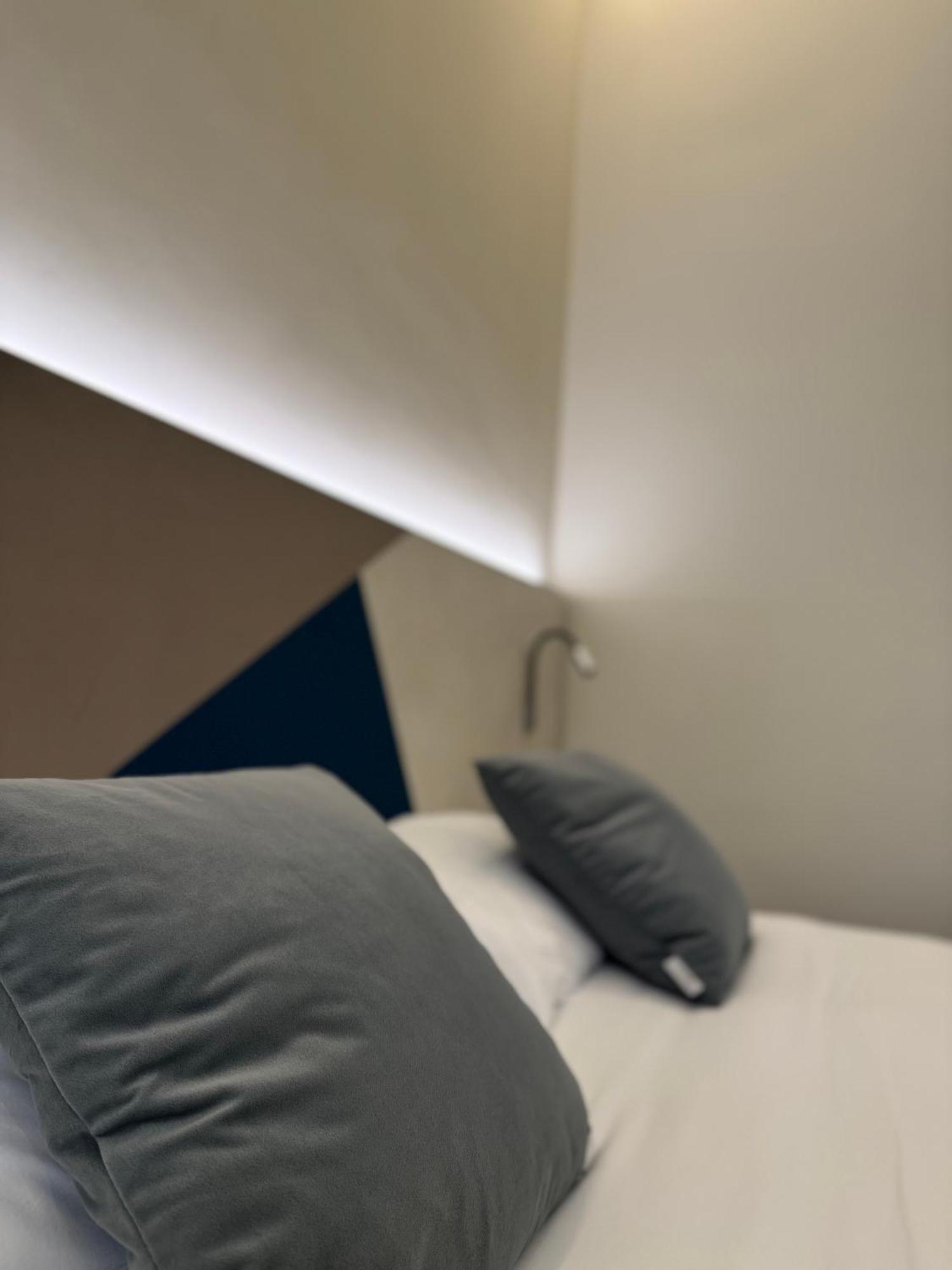 Honeycomb Guesthouse Rome Bagian luar foto