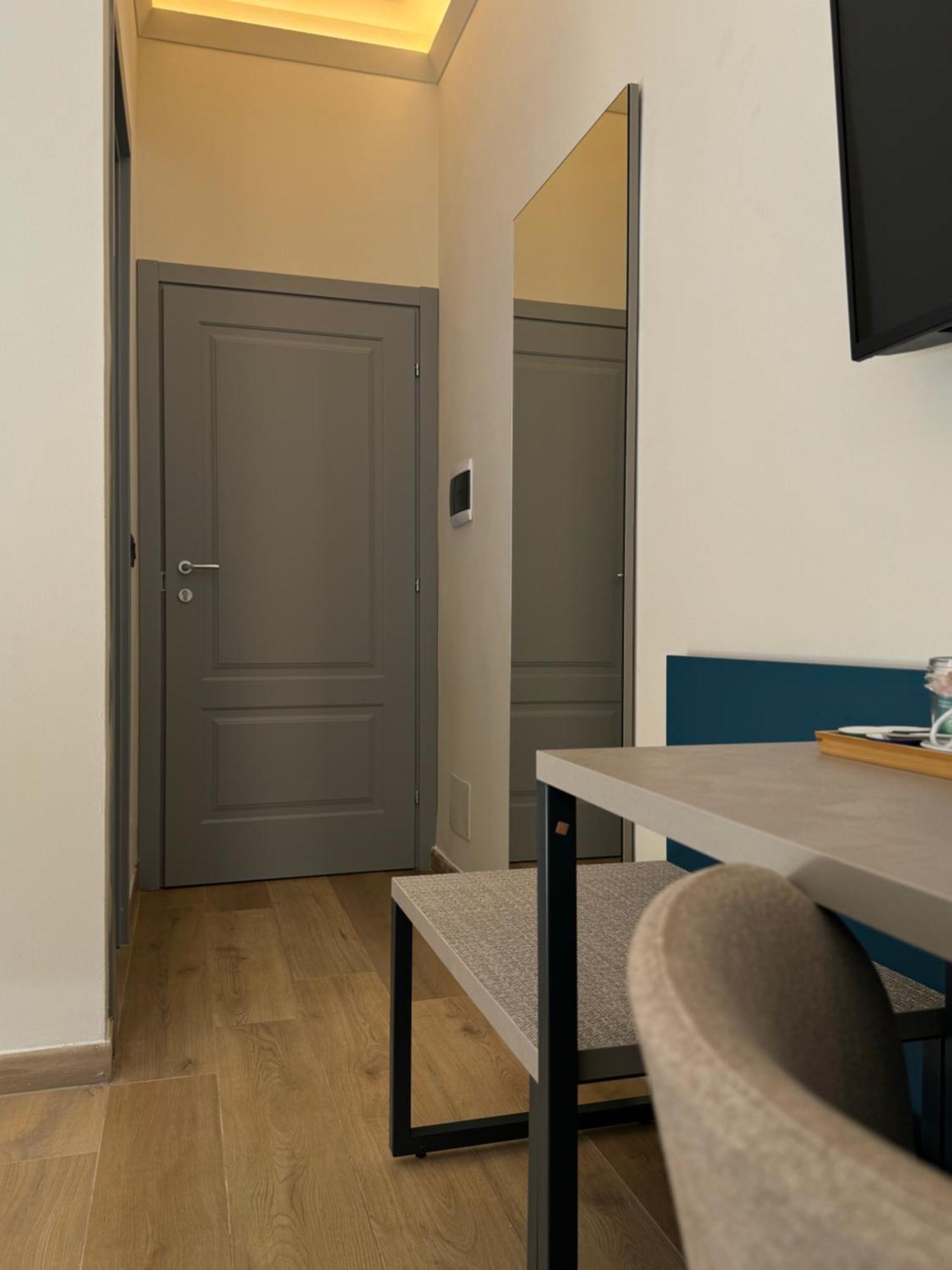 Honeycomb Guesthouse Rome Bagian luar foto