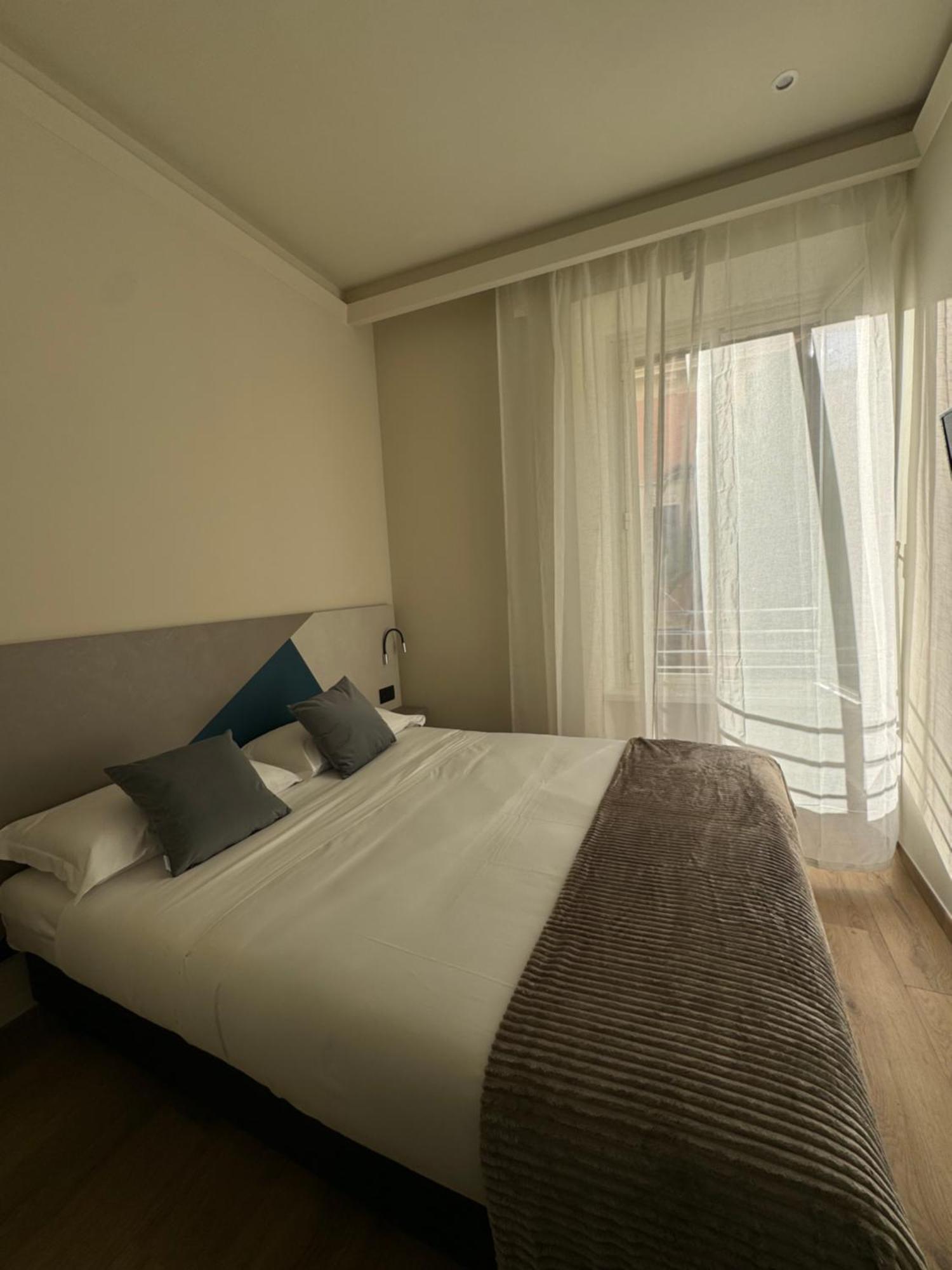 Honeycomb Guesthouse Rome Bagian luar foto