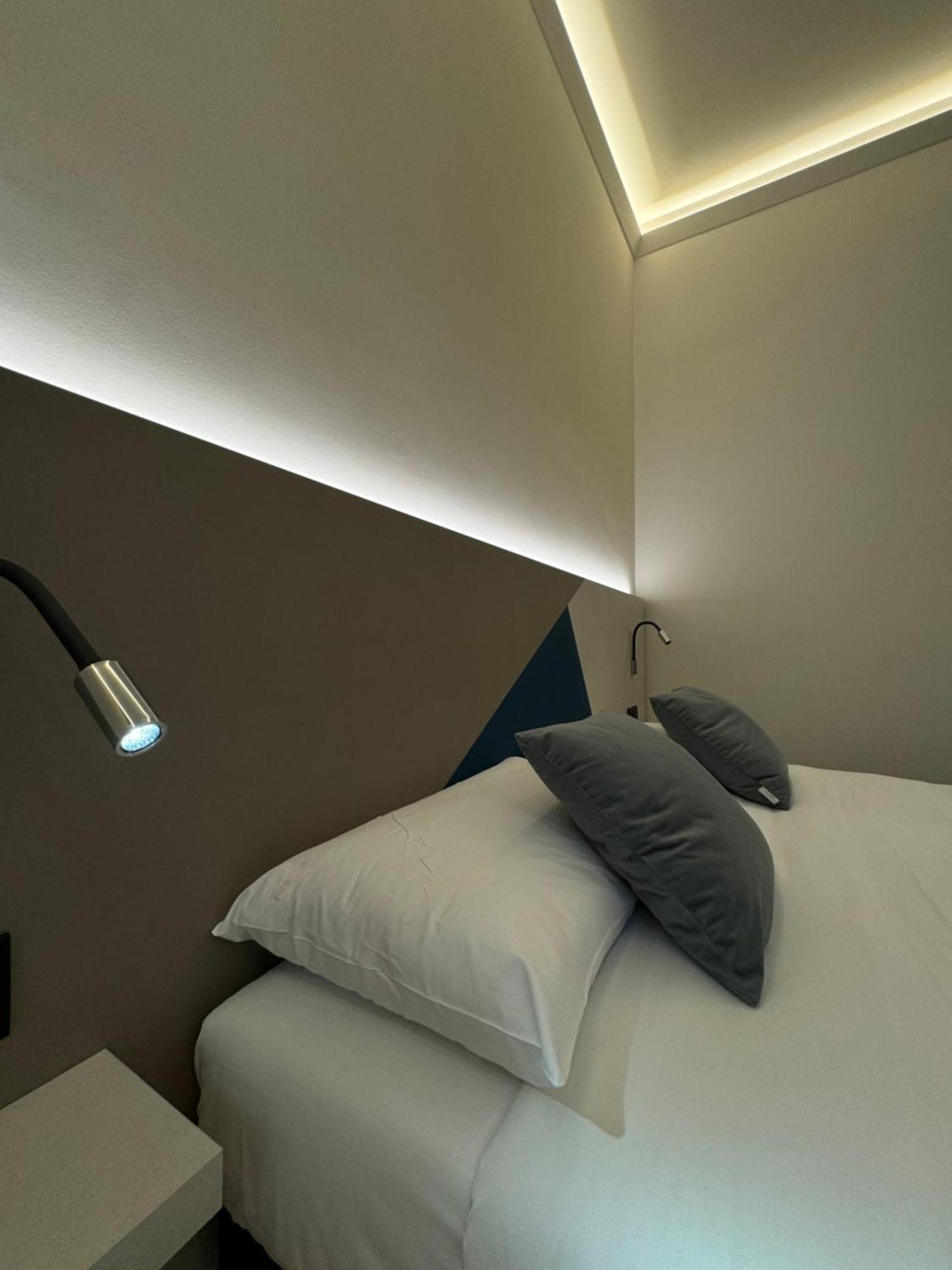 Honeycomb Guesthouse Rome Bagian luar foto