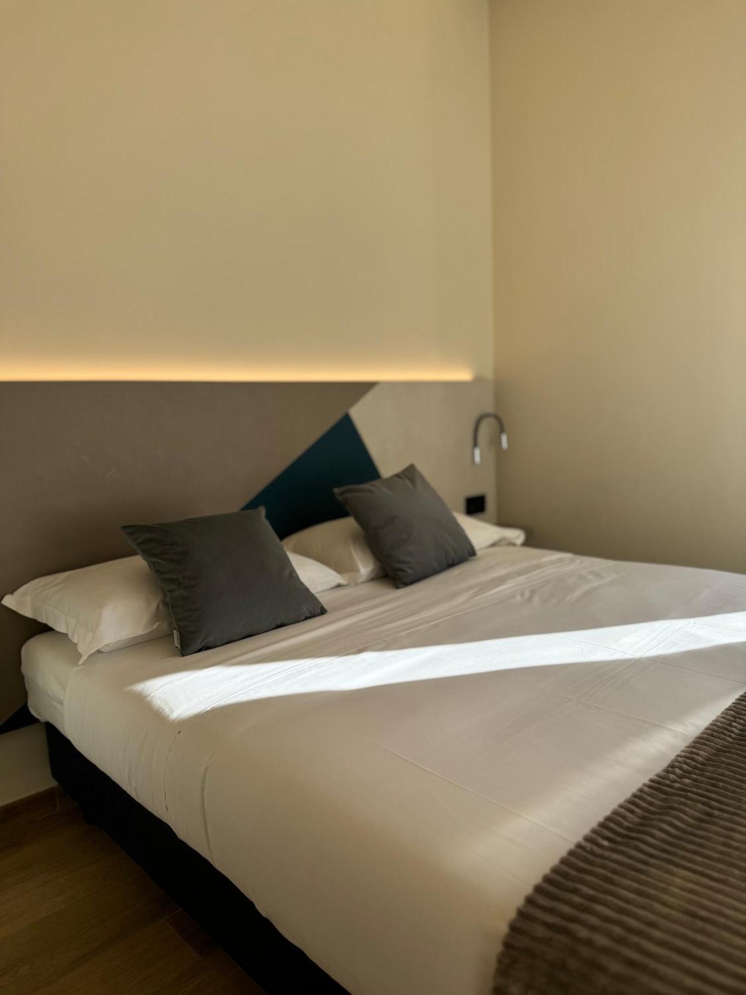 Honeycomb Guesthouse Rome Bagian luar foto