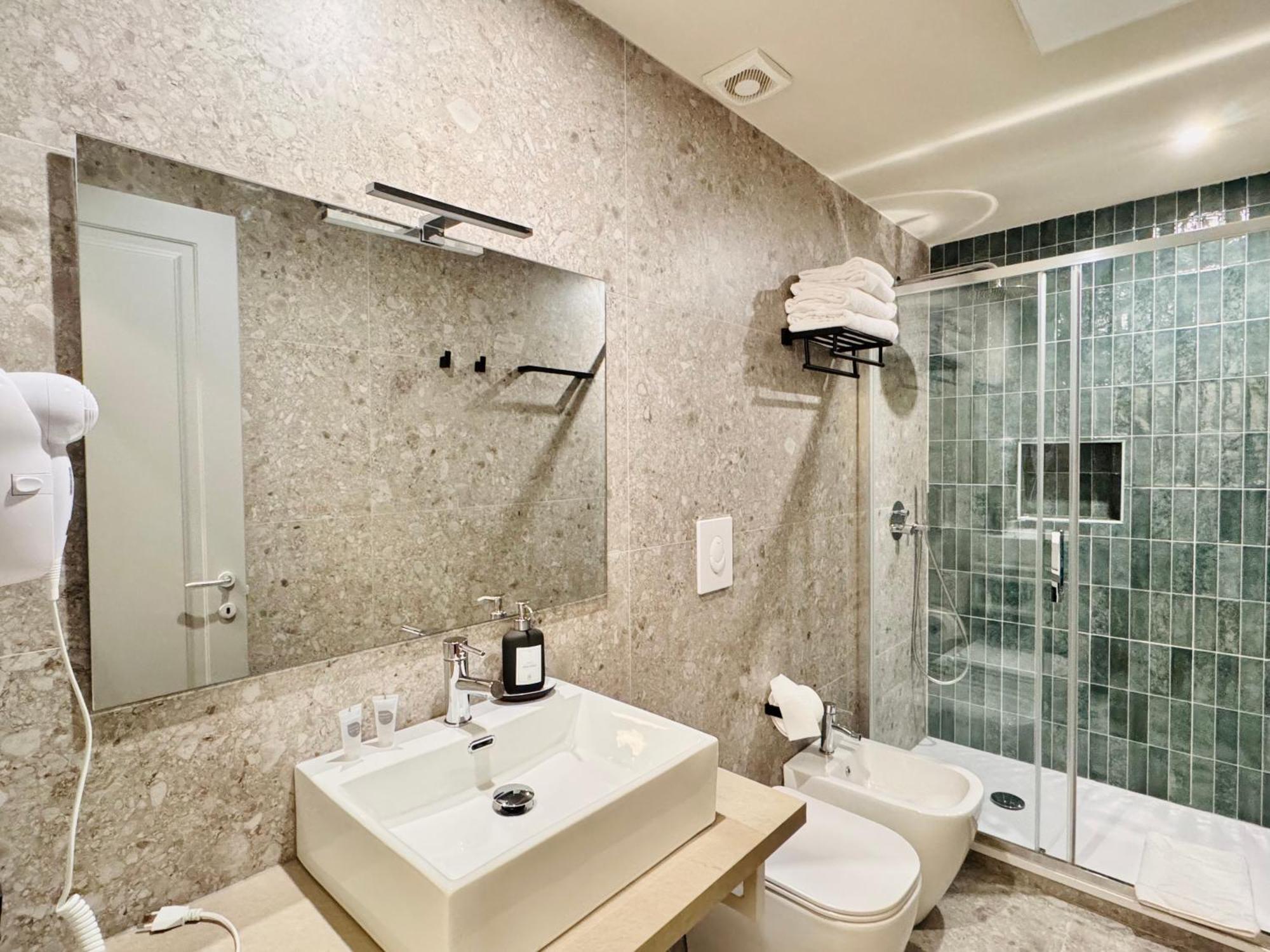 Honeycomb Guesthouse Rome Bagian luar foto